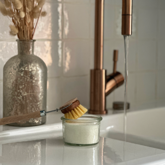 cake vaisselle produit solide ecologique zero dechet et brosse vaisselle